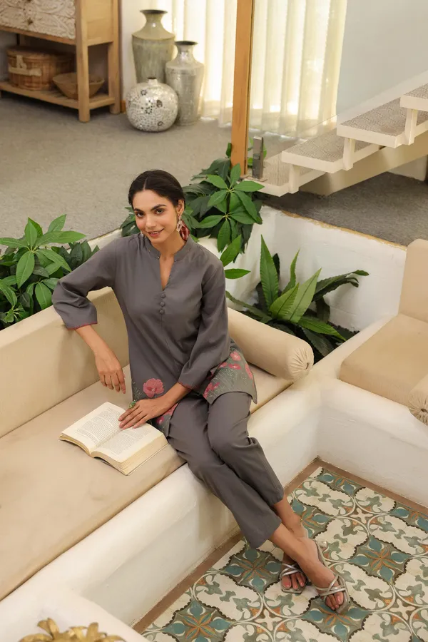 Ash_Cotton_Embroidered_Kurta_Set_For_Women