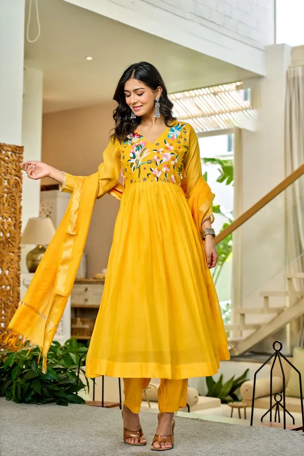 Yellow_Cotton_Floral_Embroidered_Anarkali_Kurta_Set_For_Women