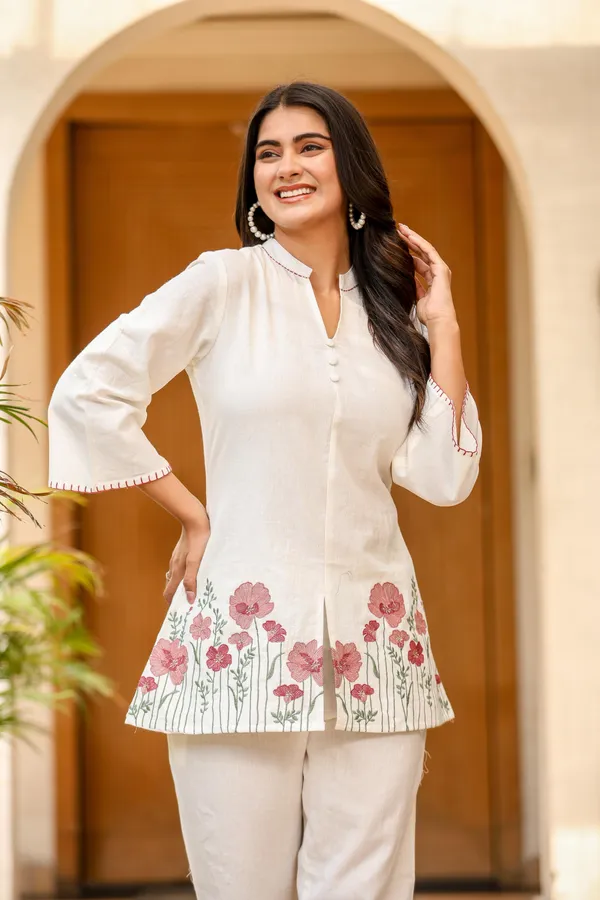 White_Cotton_Floral_Embroidered_Kurta_Pant_Set_For_Women