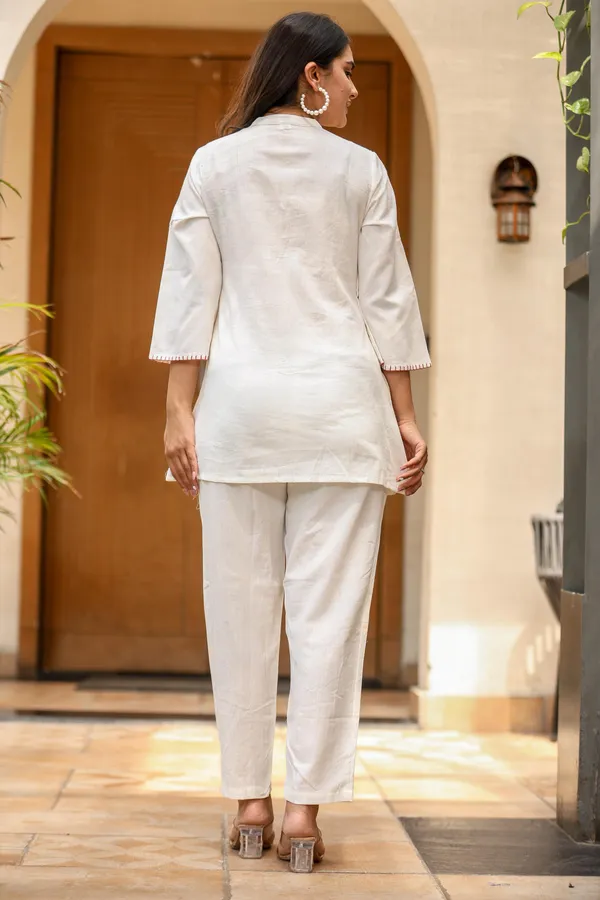 White_Cotton_Floral_Embroidered_Kurta_Pant_Set_For_Women