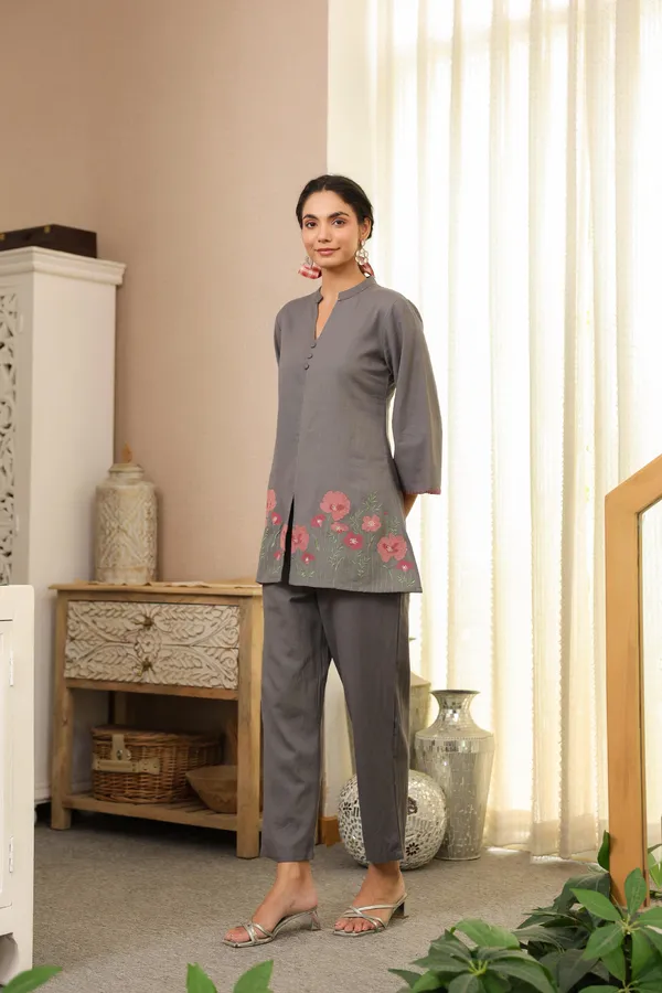 Ash_Cotton_Embroidered_Kurta_Set_For_Women