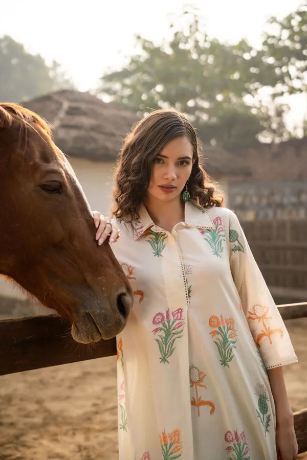 Cream_Cotton_Relaxed_Embroidered_Kurta_For_Women