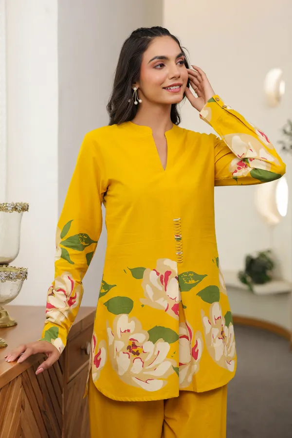 Yellow_Cotton_Floral_Printed_Kurta_Set_For_Women