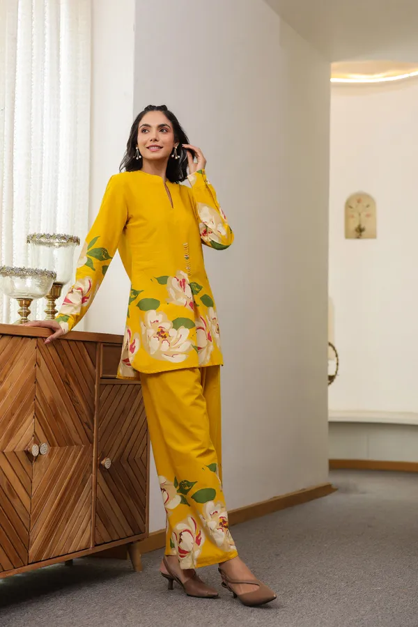 Yellow_Cotton_Floral_Printed_Kurta_Set_For_Women