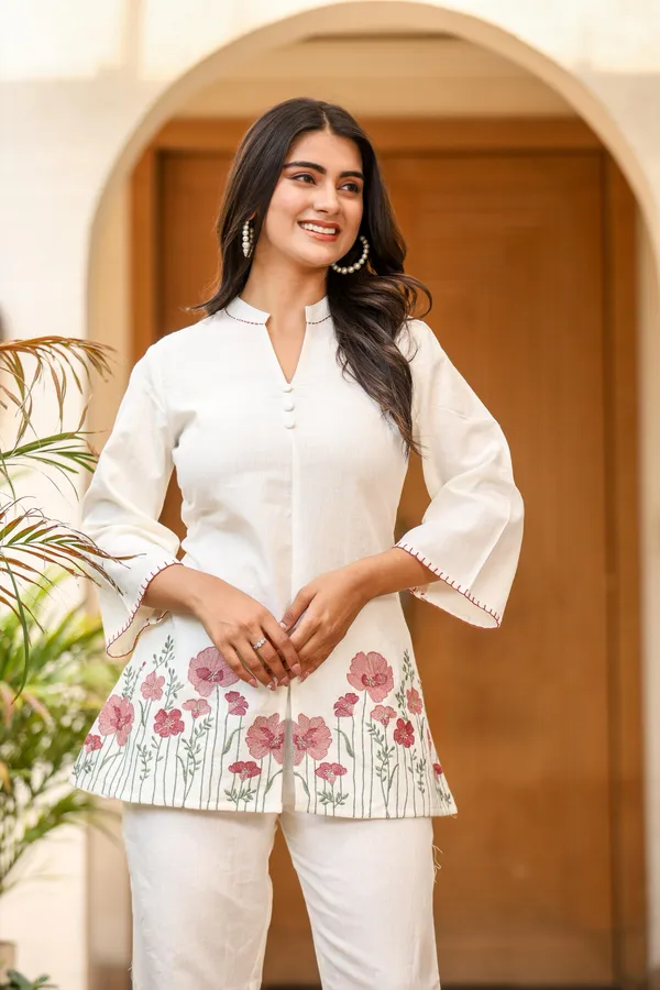 White_Cotton_Floral_Embroidered_Kurta_Pant_Set_For_Women