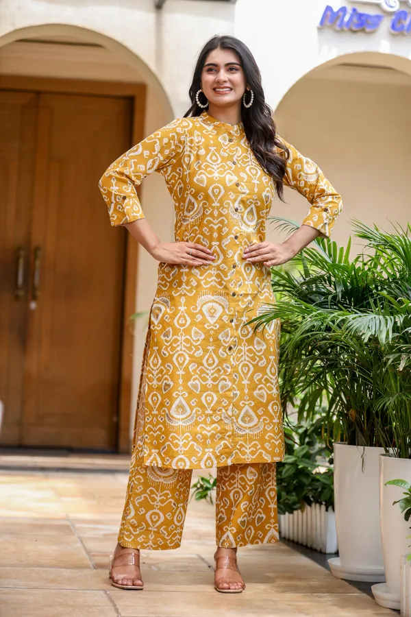 Yellow_Cotton_Ikat_Print_Kurta_Set_For_Women