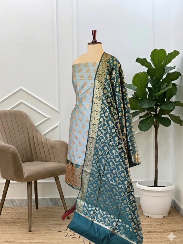 New_Arrival_Banarasi_Soft_Cotton_Silk_3_Pcs_Suits_With_Contrast_Pallu_Bottle_Green_Banarasi_Soft_Cotton_Silk