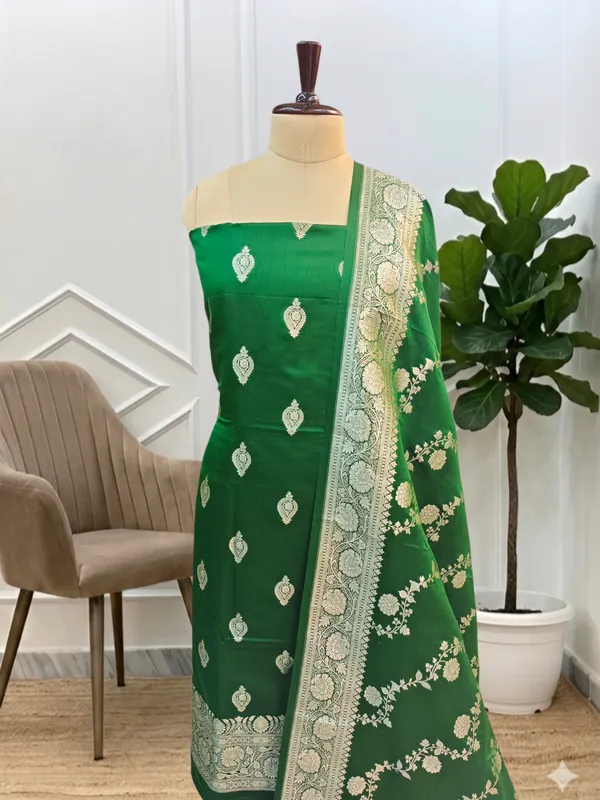 Luxury_Banarasi_Handwoven_Silk_Unstitched_3Pcs_Suit_With_Green_Banarasi_Handloom_Silk