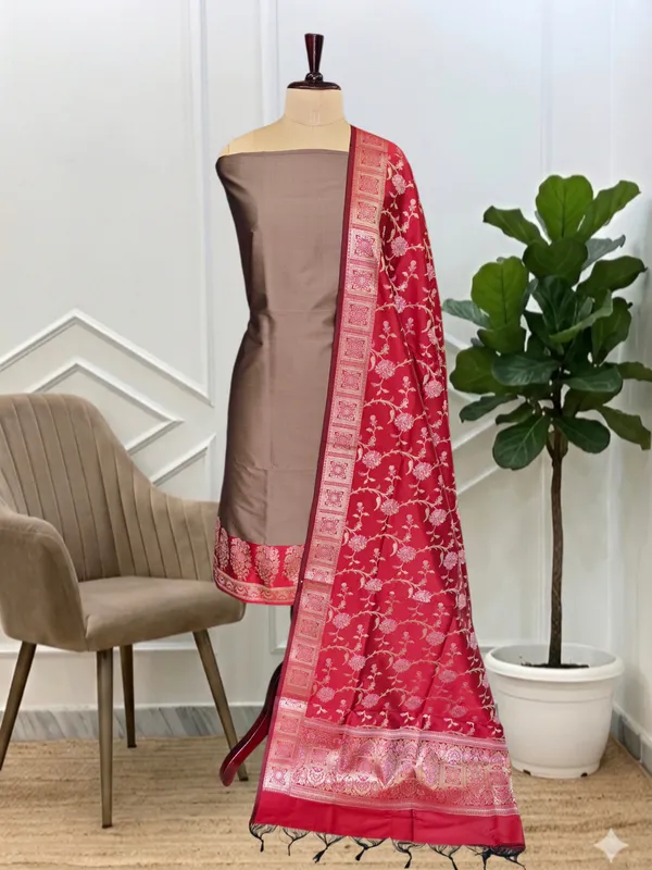 Luxury_Soft_Semi_Silk_Banarasi_3_Pcs_Suit_With_Contrast_Maroon_Pallu_Banarasi_Soft_Semi_Silk