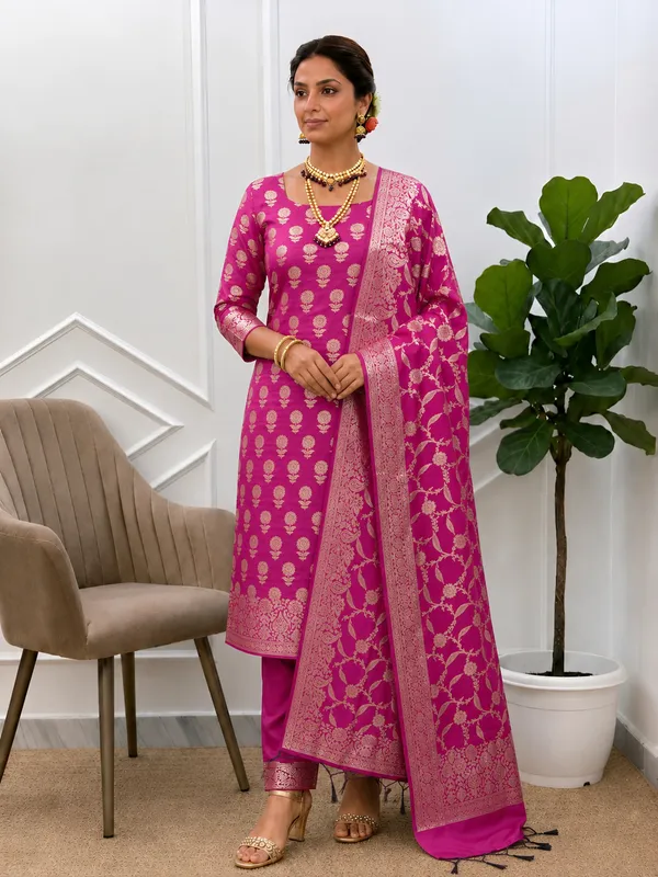 Designer_Banarasi_3_Pcs_Suit_Set_All_Over_Design_With_Rani_Banarasi_Silk