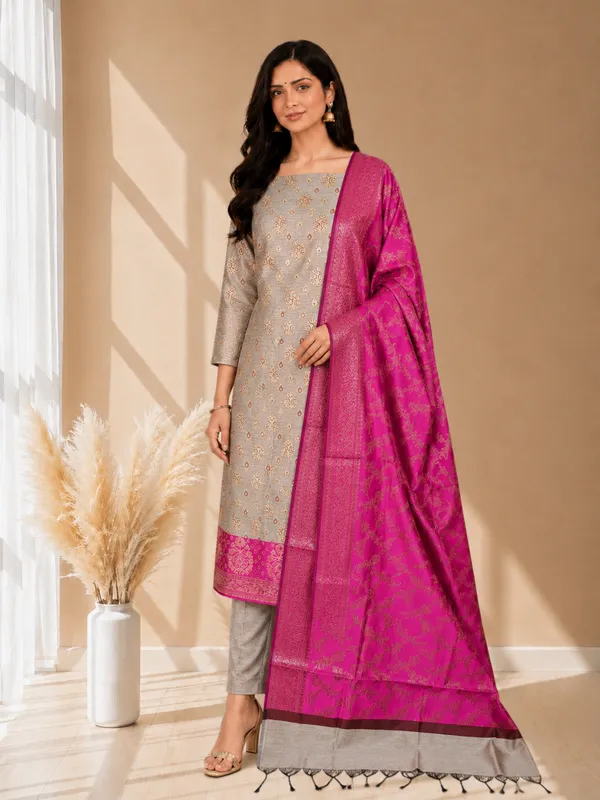 New_Arrival_Banarasi_Cotton_Silk_3_Piece_Suit_With_Contrast_Pallu_Rani_Banarasi_Cotton_Silk