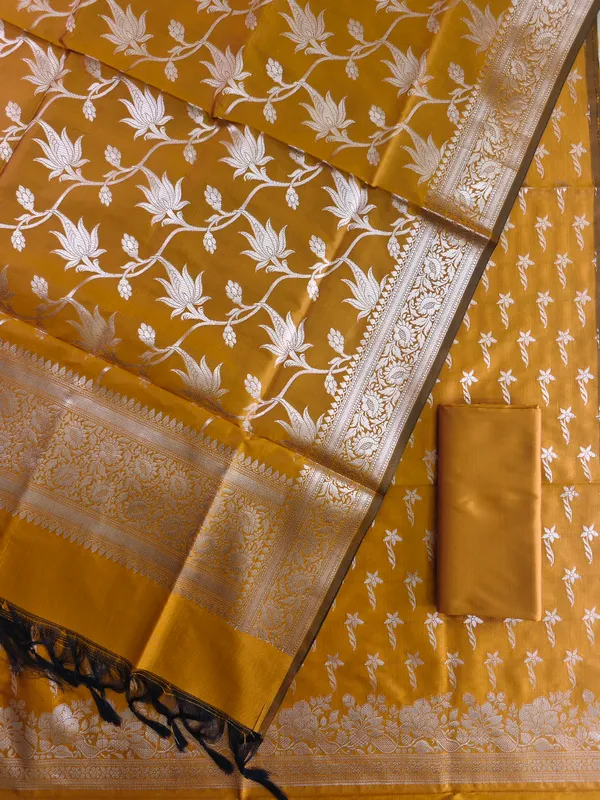 Banarasi_Soft_Silk_3_Pcs_Suit_With_Beautyfull_Design