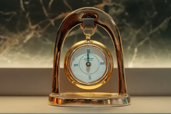 ShineYou_Vintage_Hanging_Brass_Table_Clock_|_Suspended_Roman_Numeral_Desk_Clock_|_Luxury_Decorative_Metal_Clock_for_Home,_Office_&_Study