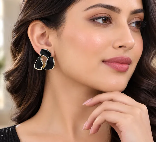 Noor_Sculpted_Petal_Stud_Earrings