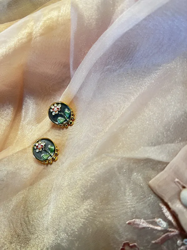 Bloom_Studs