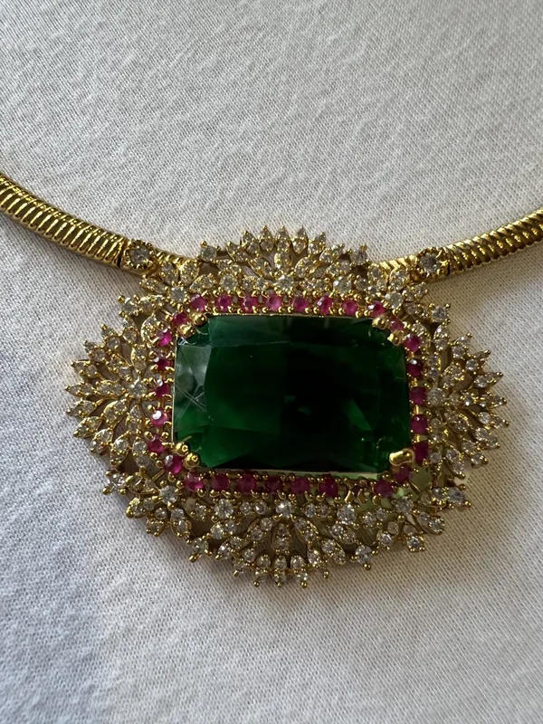 Noor_Emerald_Halo_Choker