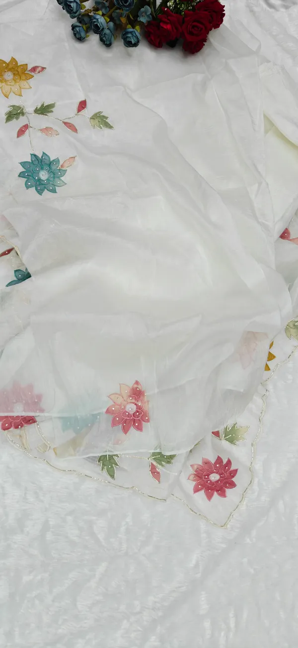White_Crush_Organza_Lightweight_Saree_For_Women