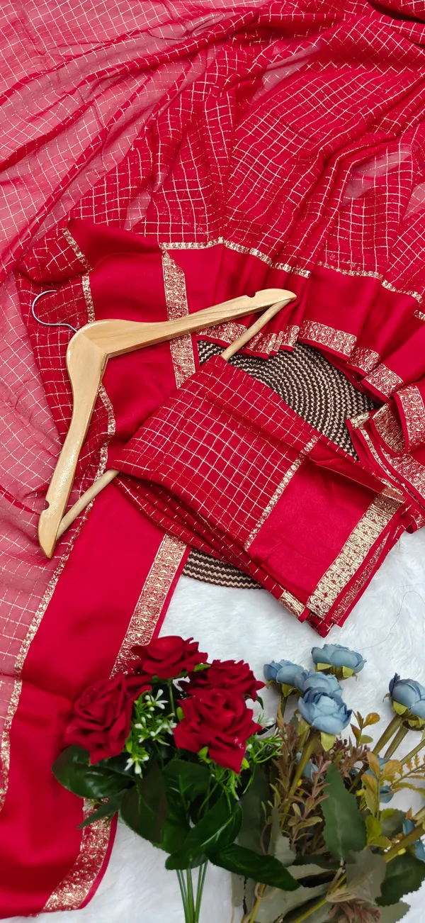Red_Soft_Viscose_Georgette_Checkered_Zari_Border_Saree_For_Women