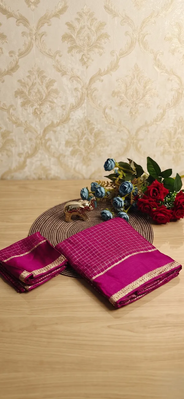 Magenta_Soft_Viscose_Georgette_Checkered_Zari_Border_Saree_For_Women