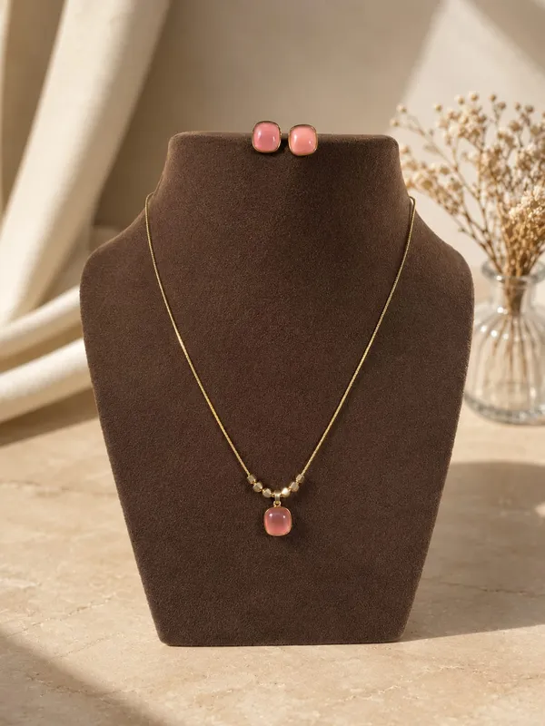 Pink_Dots_Chain
