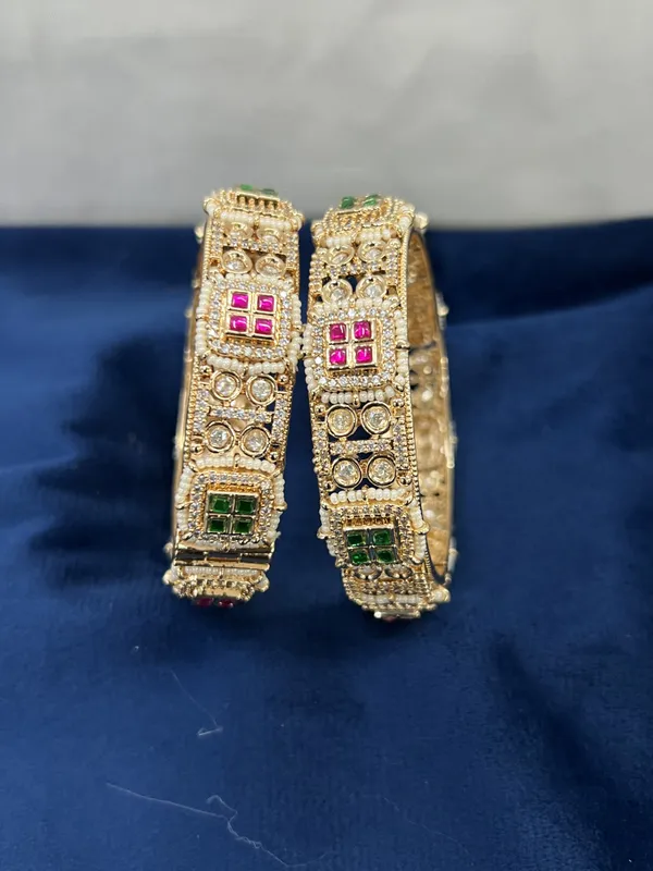 Gold_Plated_Traditional_Bangles_with_Kundan_Work_for_Women