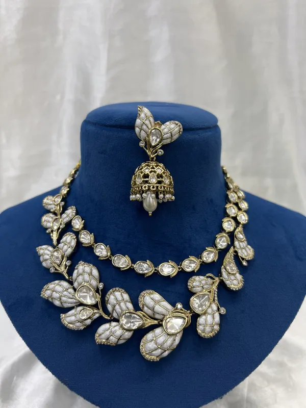 Antique_Kundan_Leaf_Design_Necklace_Set_with_earings