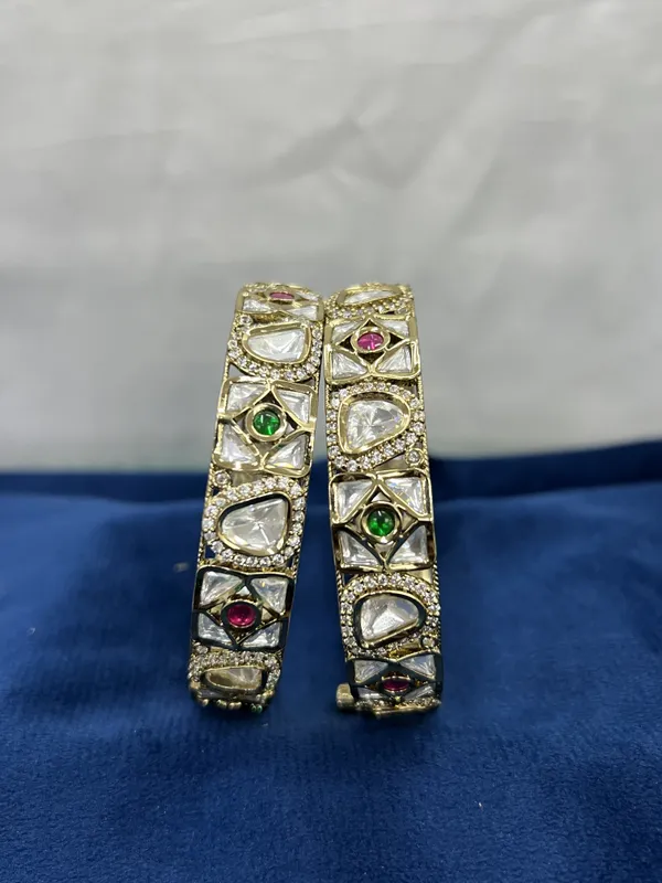 Polki_Kundan_Bangles_With_Ruby_And_Emerald_Accents