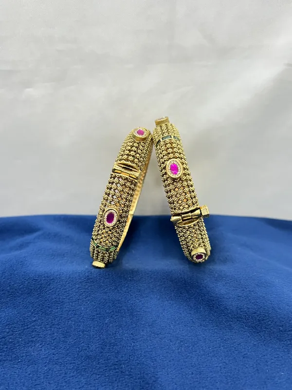 Gold_Plated_Pink_Stone_Studded_Bangles_Set_of_2