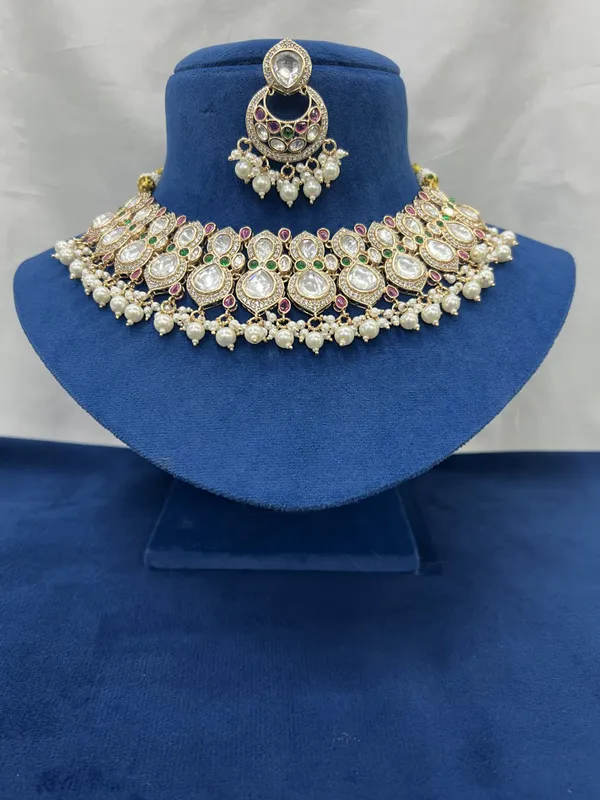 Kundan_Meenakari_Choker_Necklace_Set_with_earings_for_Women