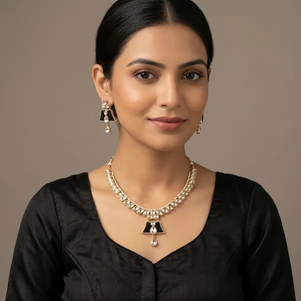 Gold_Tone_Black_Enamel_Kundan_Necklace_Set