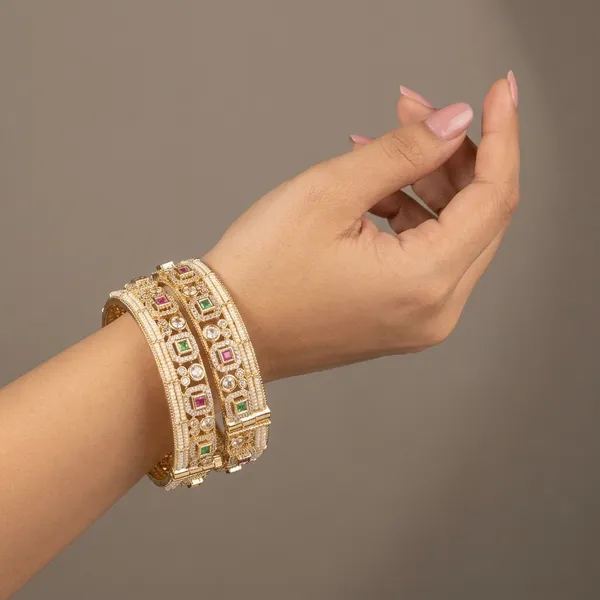 Gold_Plated_Kundan_Stone_Bangles_Set_for_Women