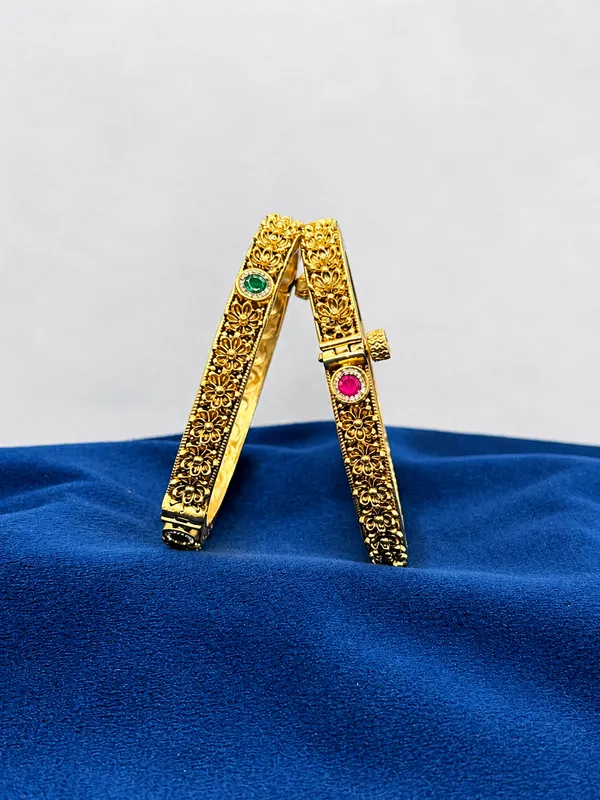 Gold_Plated_Kundan_Bangles_With_Green_And_Pink_Stones