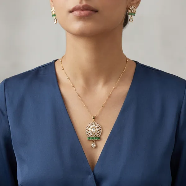 Kundan_And_Green_Stone_Pendant_Set_With_Earrings