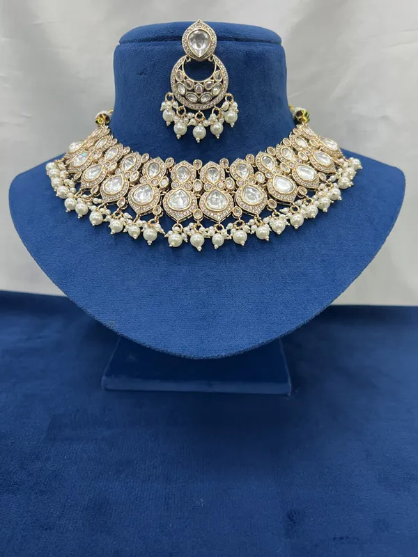 Golden_Kundan_Pearl_Choker_Necklace_Set_with_earings