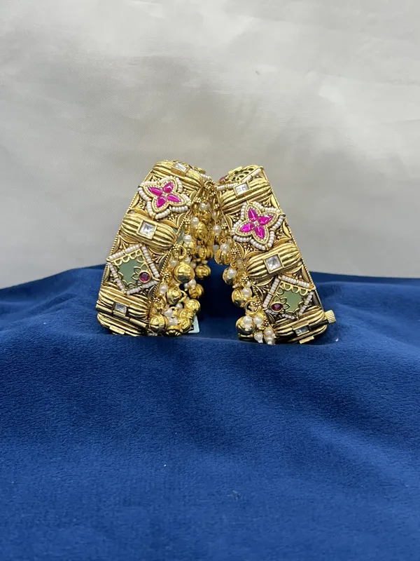 Gold_Plated_Kundan_Meenakari_Kadas_Bangles_for_Women