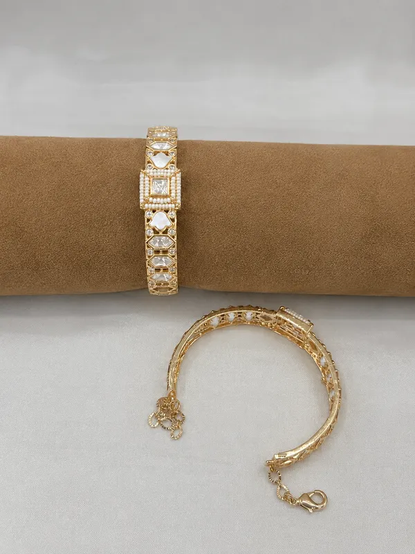 Gold_Tone_Pearl_And_Crystal_Embellished_Bracelet_For_Women