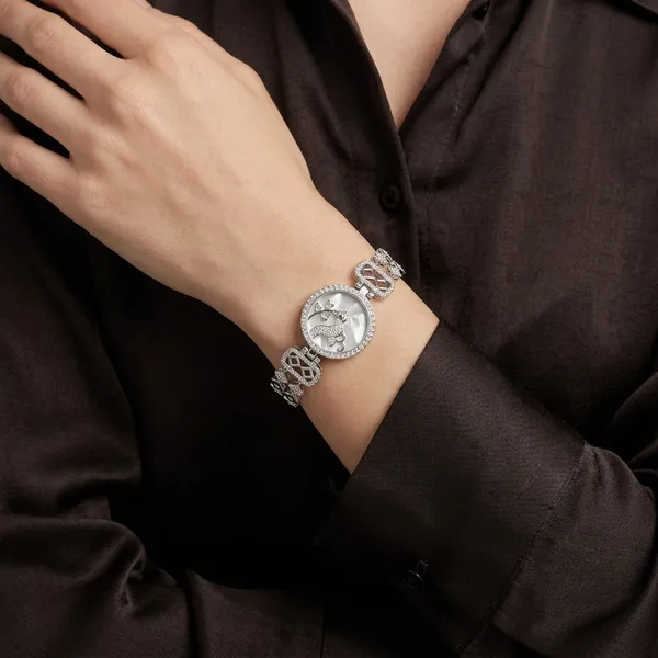Silver_Polish_Crystal_Embellished_Bracelet_Watch_No.155