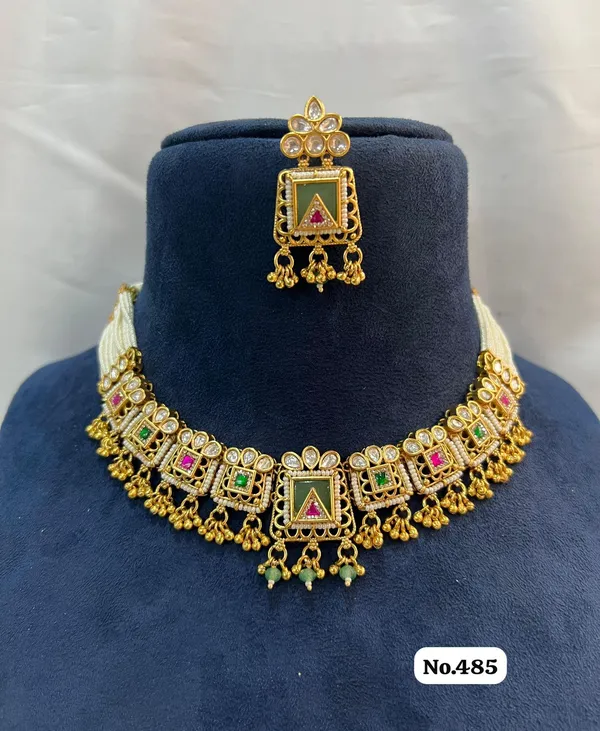 Gold_Plated_Kundan_Meenakari_Choker_Necklace_Set_with_earings