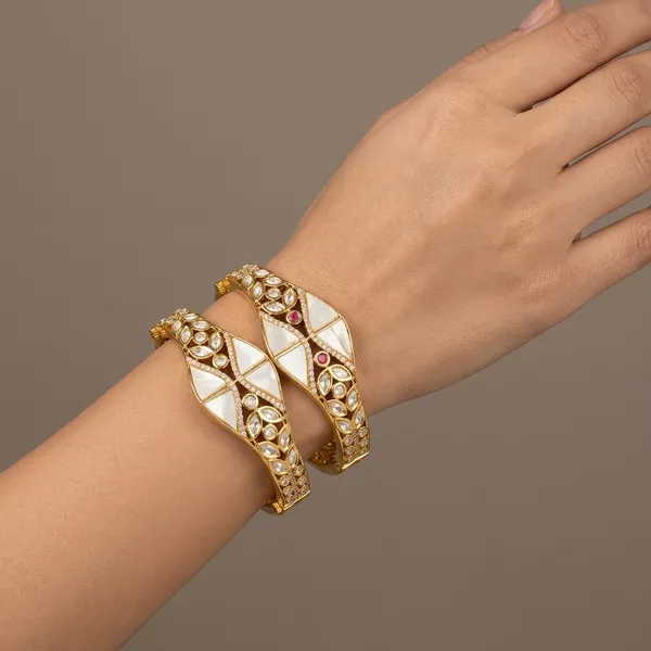 Gold_Plated_White_Kundan_Stone_Embellished_Bangles_for_Women