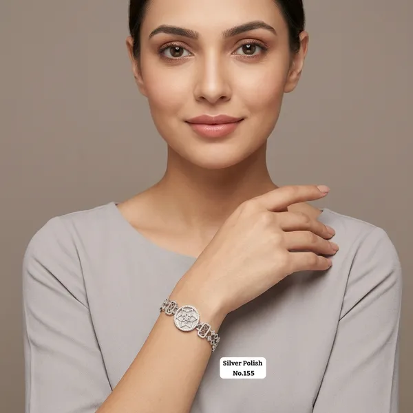 Silver_Polish_Bracelet_with_Geometric_Star_Pendant