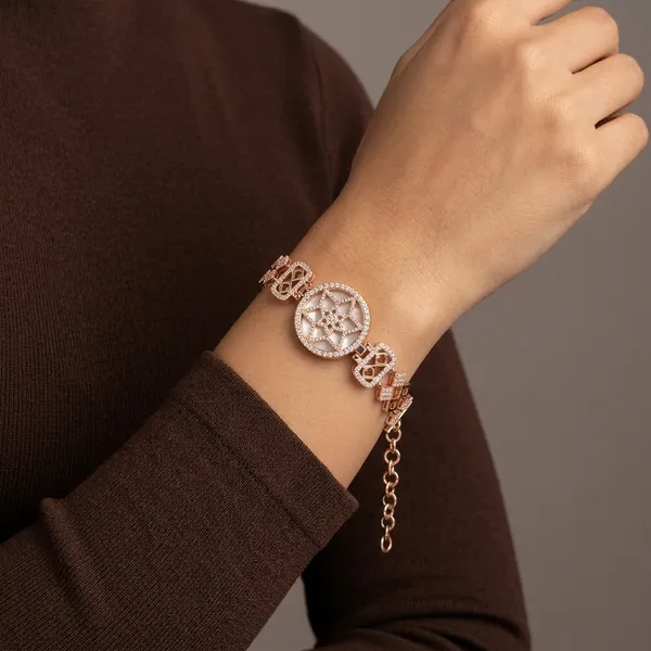 Golden_Cubic_Zirconia_Star_Motif_Bracelet_for_Women