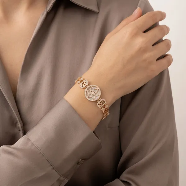 Golden_Cubic_Zirconia_Star_Motif_Bracelet_for_Women
