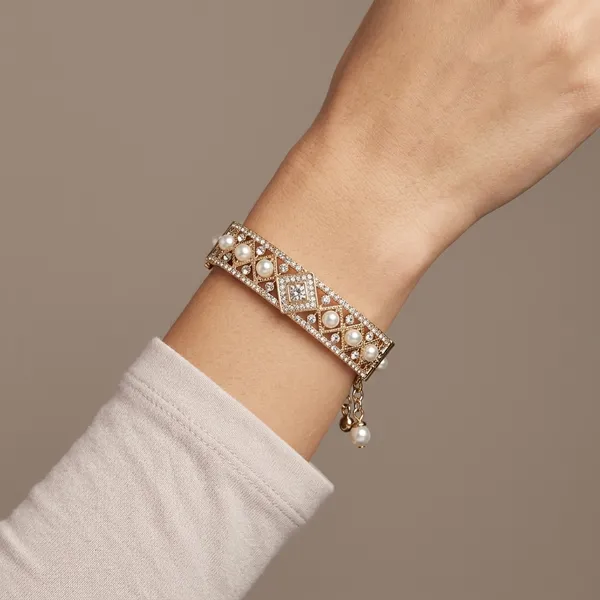 Gold_Tone_Pearl_And_Crystal_Embellished_Bracelet_For_Women