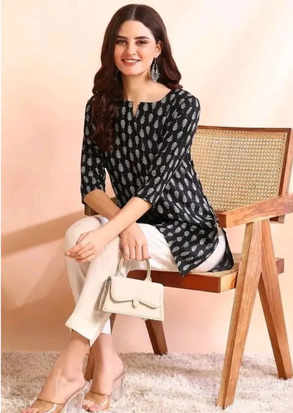 Black_Cotton_Printed_Tunic_For_Women