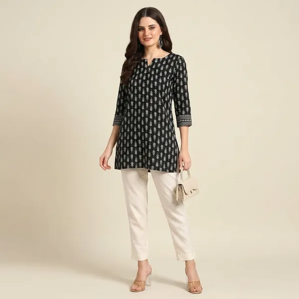 Black_Cotton_Printed_Tunic_For_Women