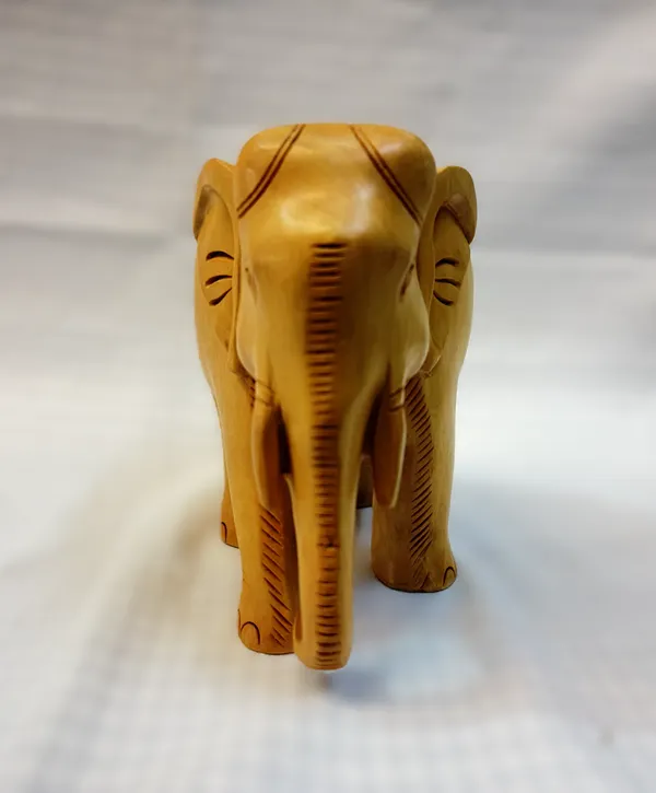 Hand-Carved_Natural_Blonde_Wood_Elephant_Smooth_Minimalist_Timber_Sculpture_for_Modern_Desk_&_Bookshelf_Decor