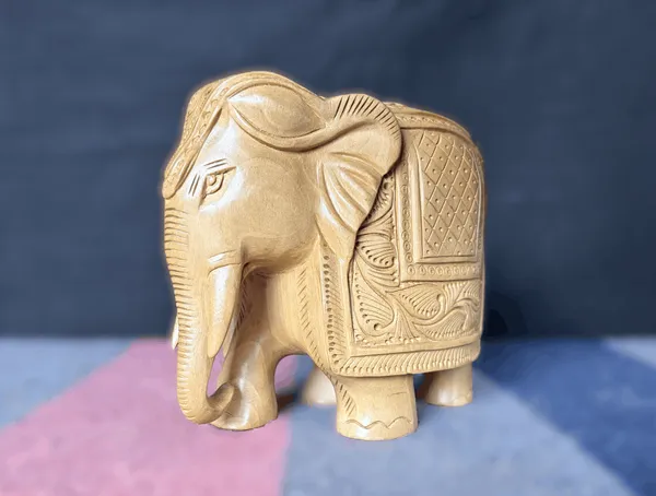 Hand-Carved_Natural_Kadam_Wood_Elephant_Figurine_Traditional_Floral_Lattice_Relief_&_Grounded_Trunk
