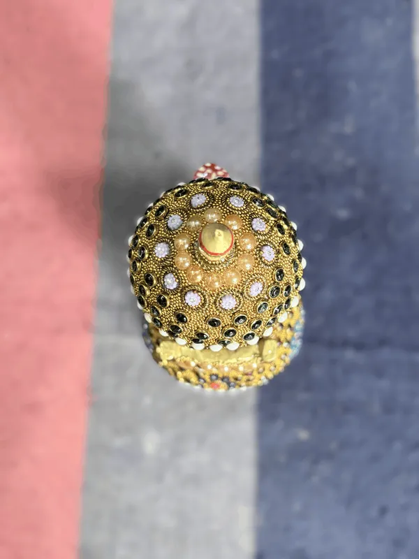 Handcrafted_Royal_Wooden_Ambari_Elephant_with_Chhatri_Embossed_Pearl_&_Stone_Work_Showpiece