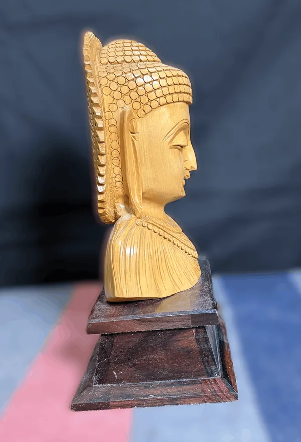 Inch_Handcrafted_Wooden_Buddha_Statue_with_Sunburst_Halo_Solid_Kadam_Wood_&_Rosewood_Base_Bust_for_Living_Room,_Office_Desk_&_Pooja_Decor