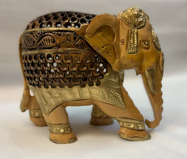 Hand-Carved_Undercut_Wooden_Elephant_with_Antique_Patina_Detailing_&_Baby_Inside_–_Single-Block_Jali_Fretwork_Sculpture